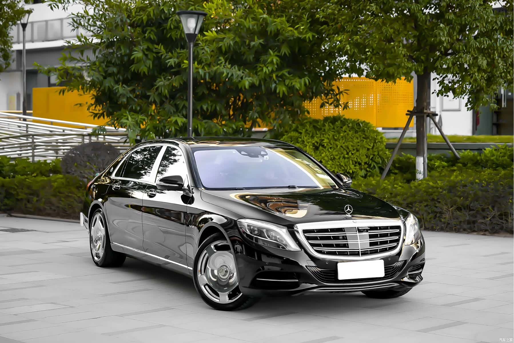 Maybach S-Class, 2015 3
