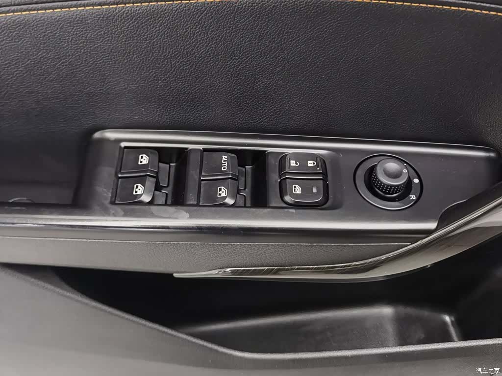 Wuling 310, 2016 9