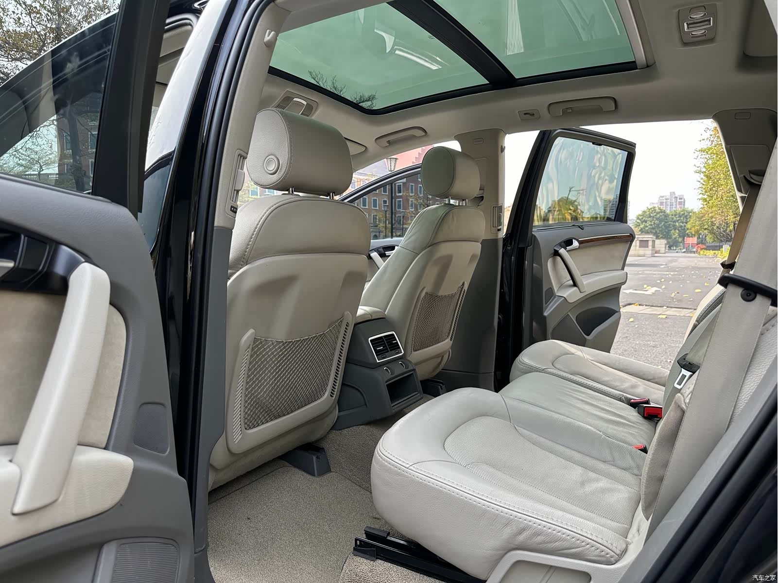 Audi Q7, 2011 7