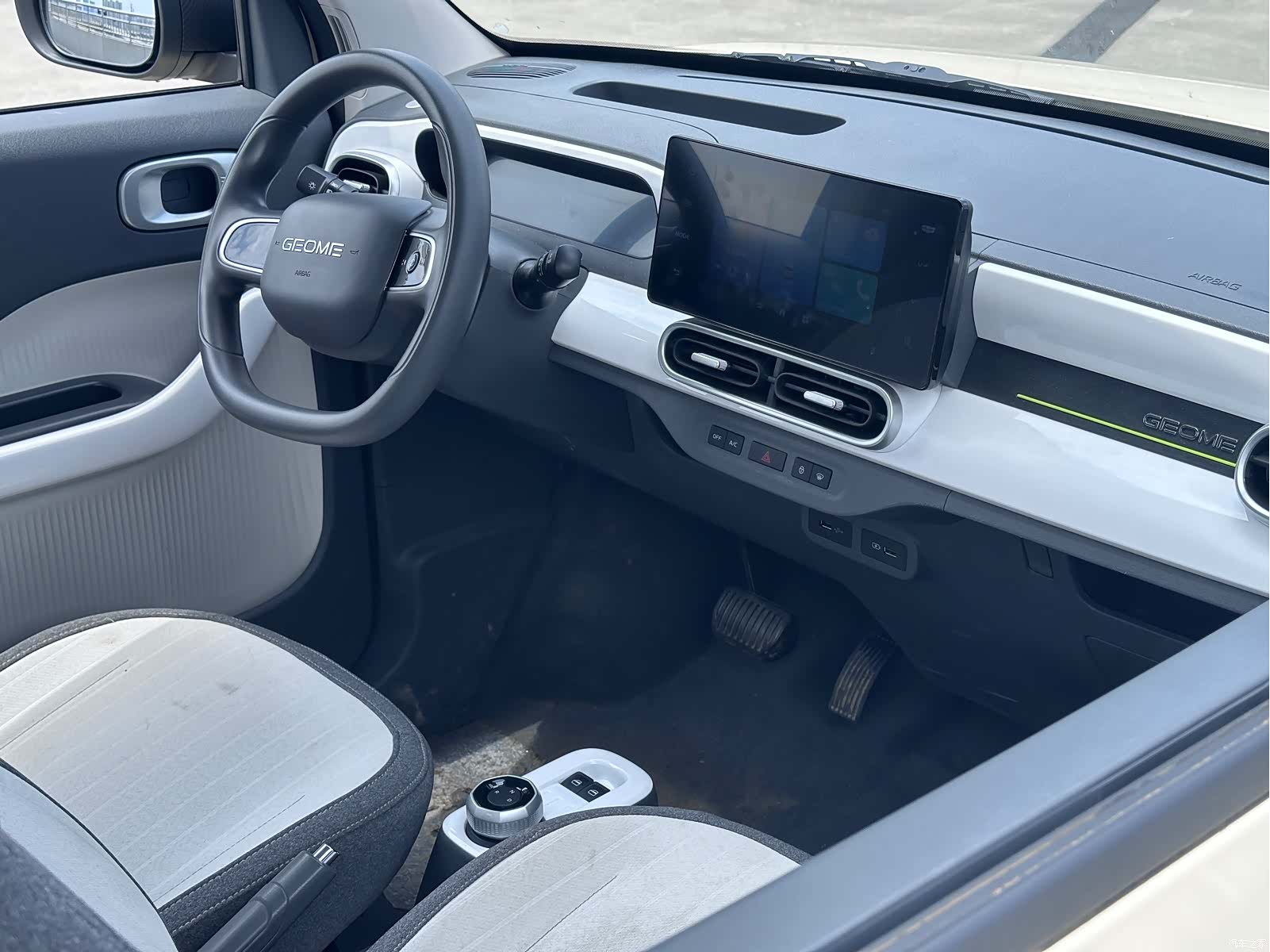 Geely Panda, 2025 8