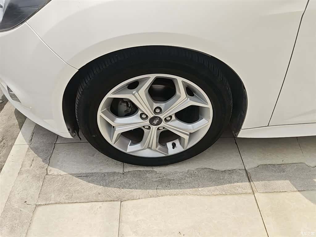 Ford Focus, 2015 23