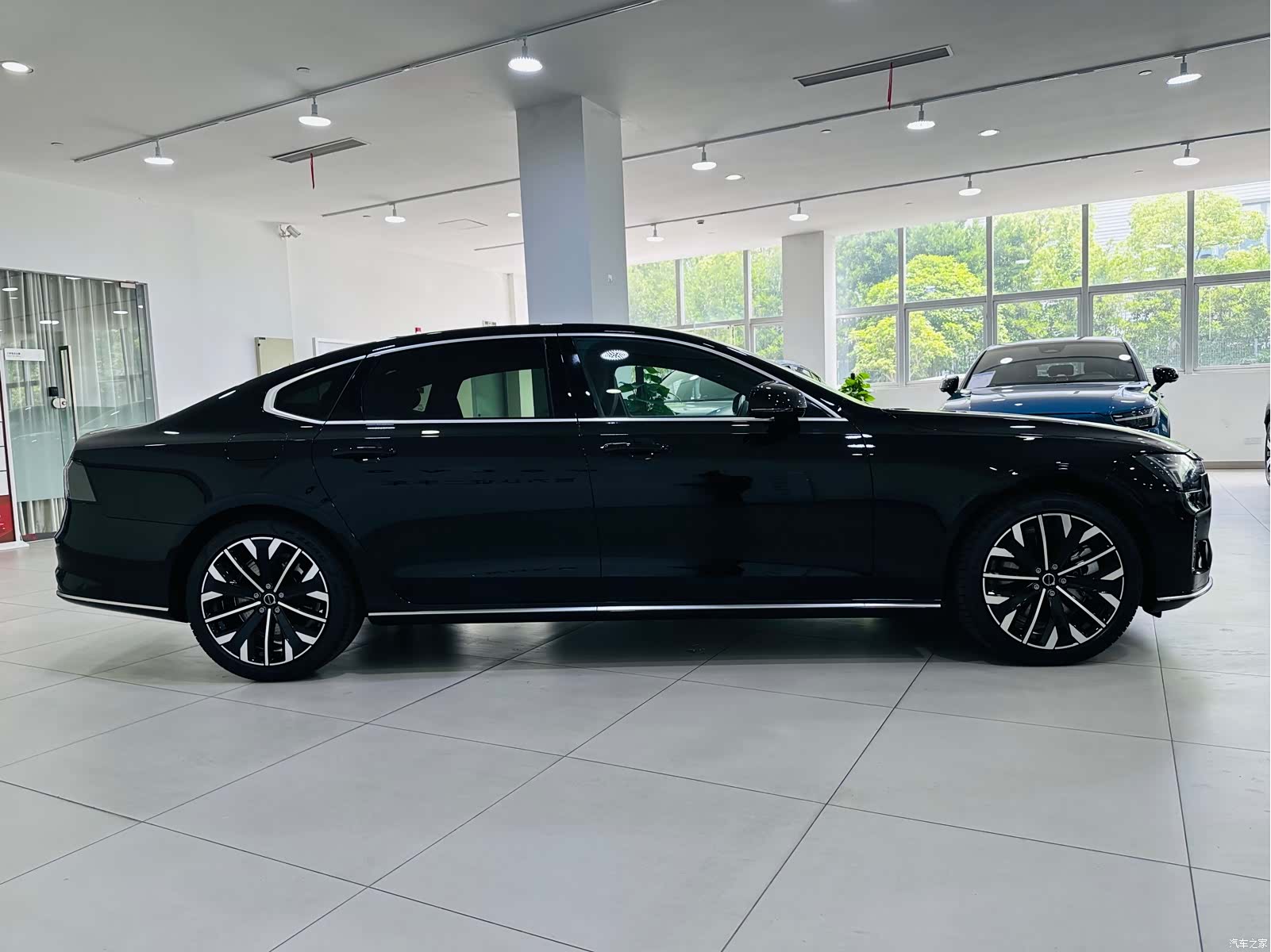 Volvo S90, 1900 4