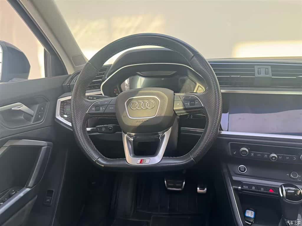 Audi Q3, 2023 14