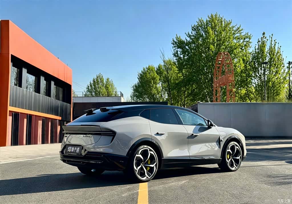 Lotus ELETRE, 2024 3