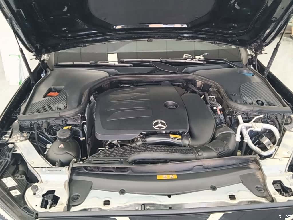 Mercedes-Benz E-Class, 2023 20