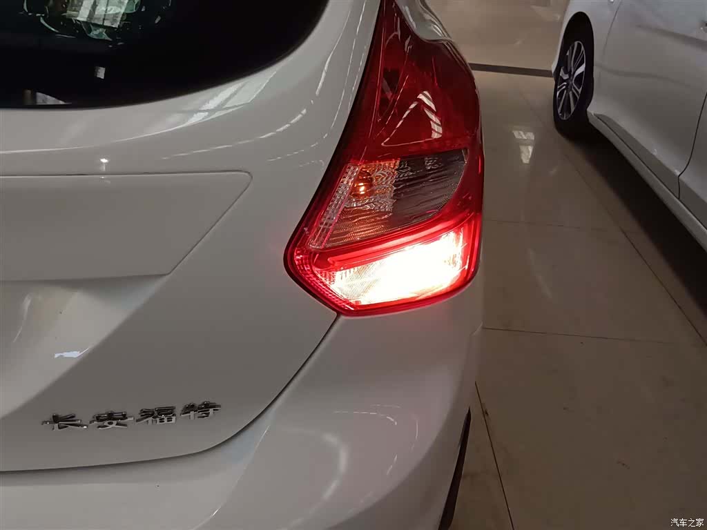 Ford Focus, 2015 8