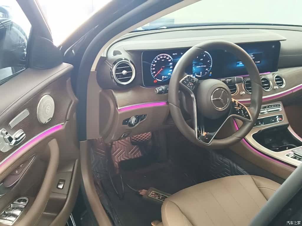 Mercedes-Benz E-Class, 2023 16