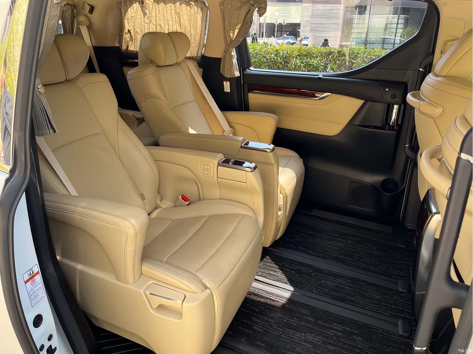 Toyota Alphard, 2016 8