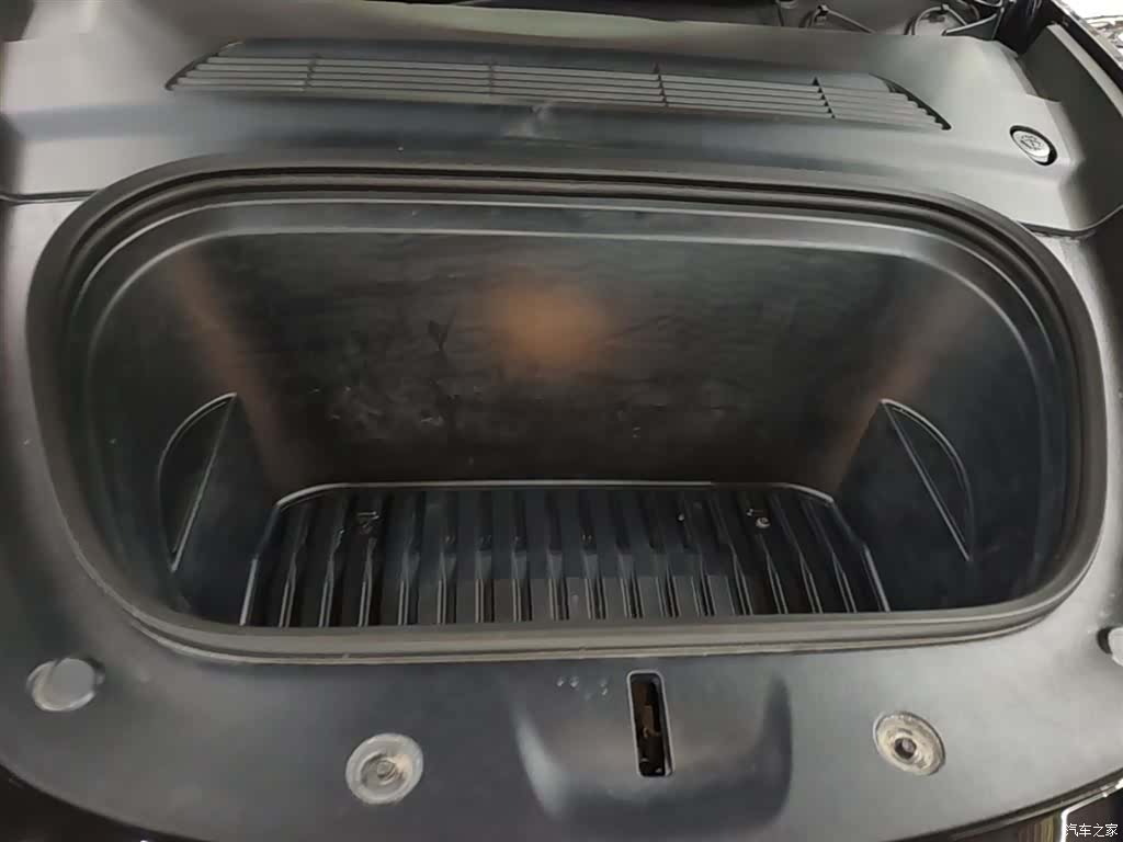 Tesla Model Y, 2022 20