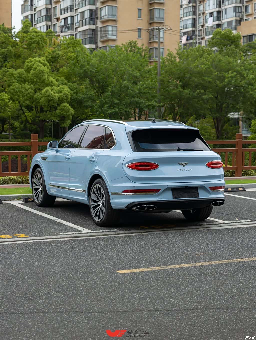 Bentley Bentayga, 2023 6