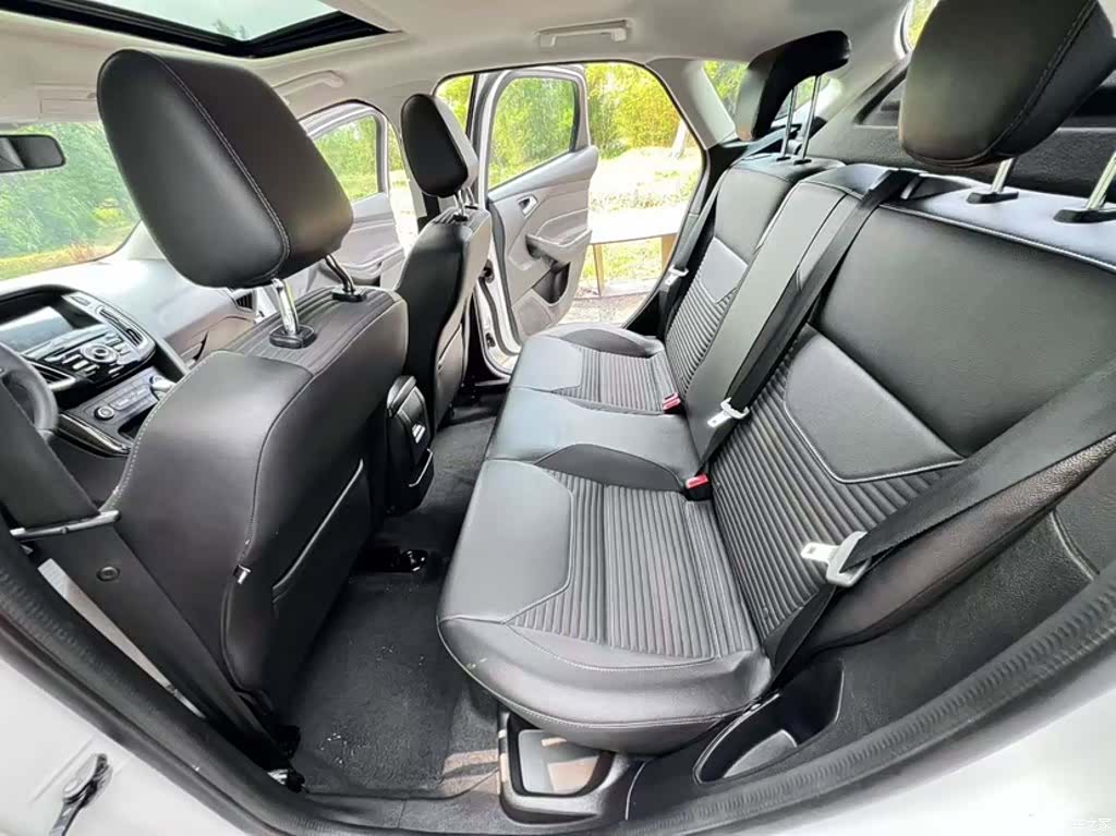 Ford Focus, 2021 13