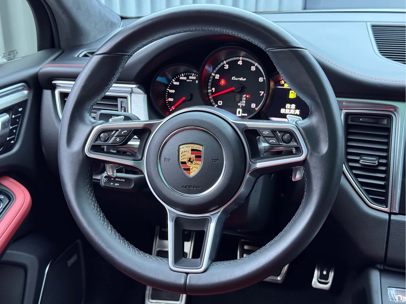 Porsche Macan, 2017 все фото
