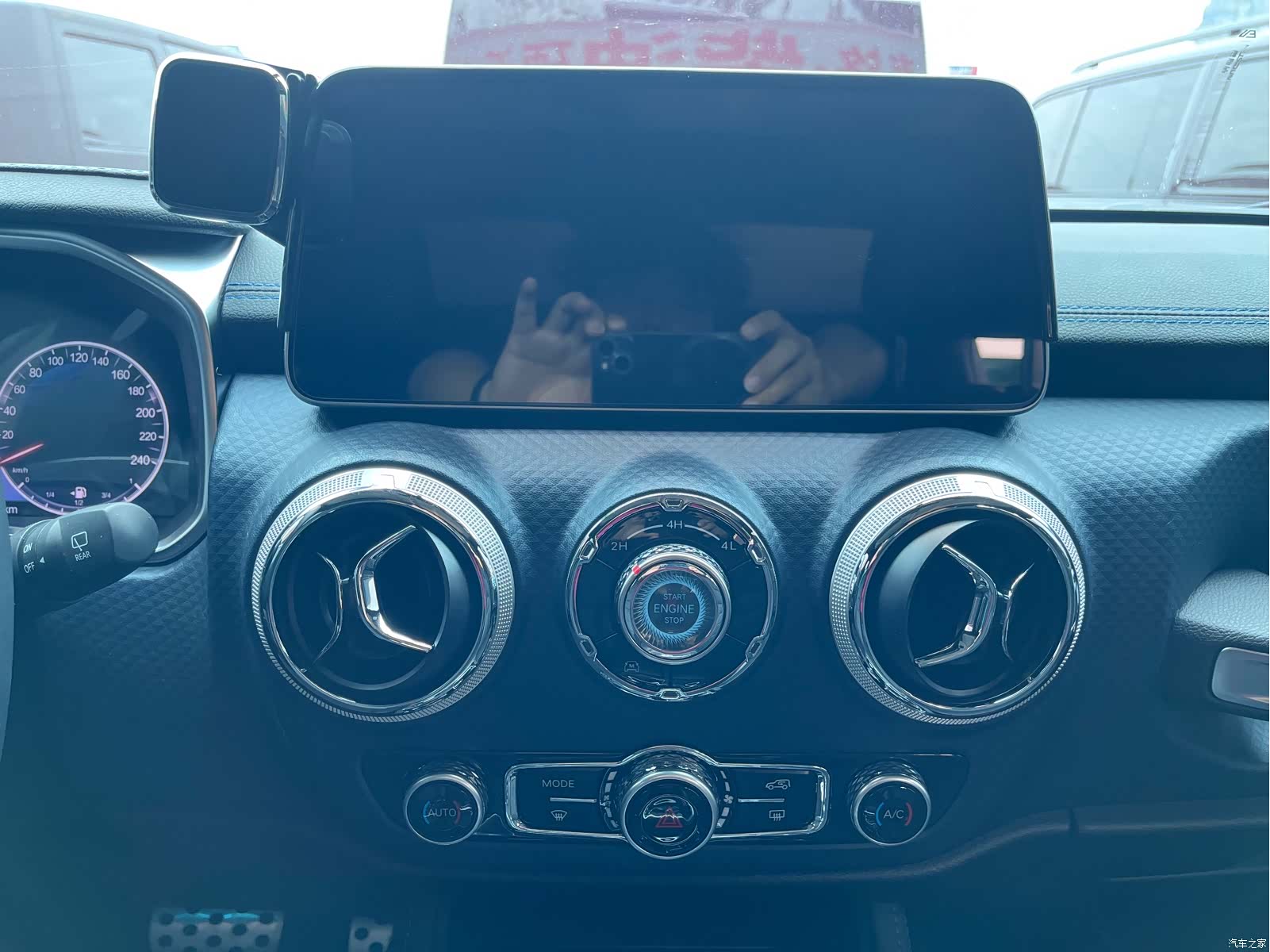 BAIC BJ40, 2025 11