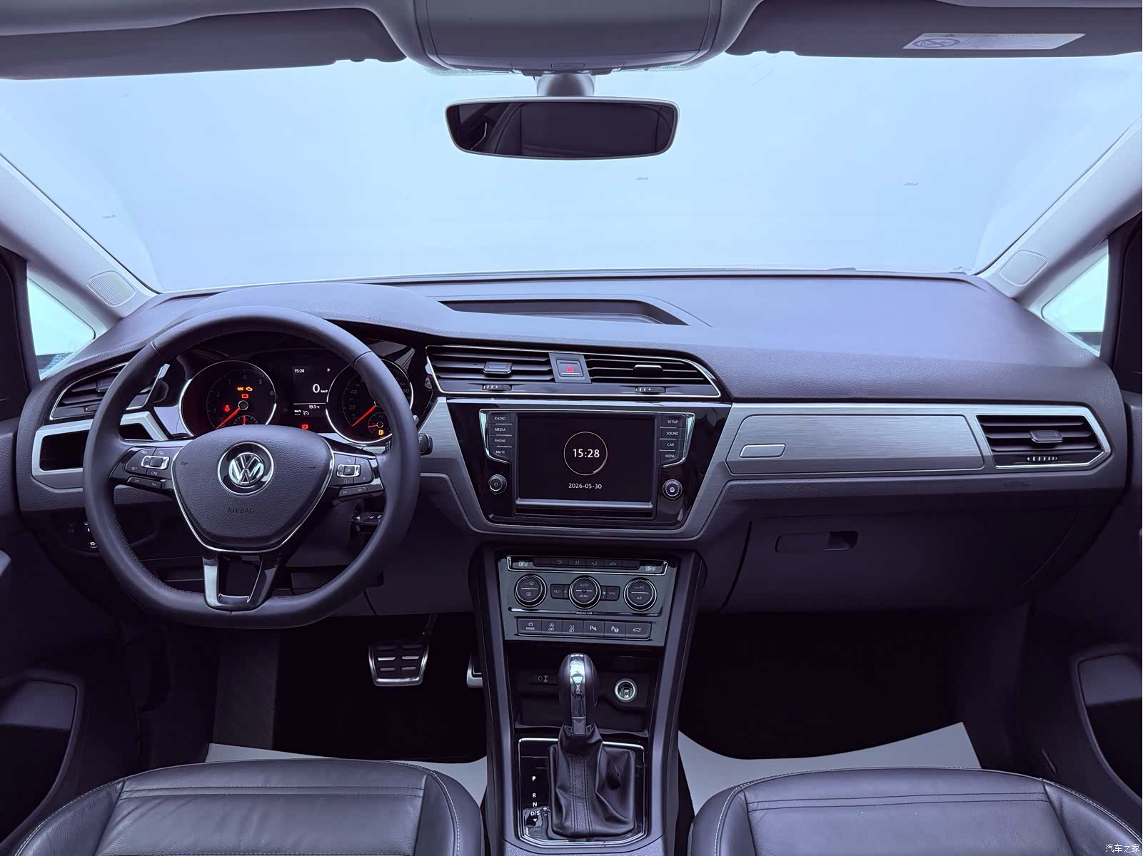 Volkswagen L, 2017 16