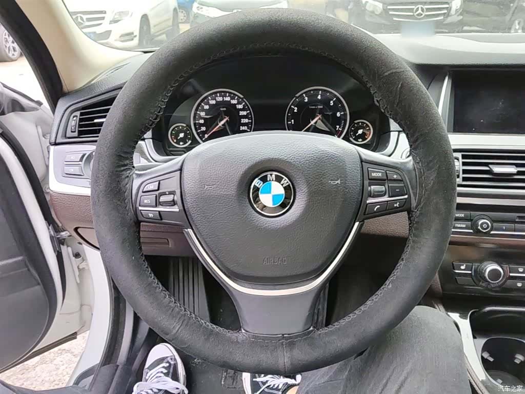 BMW 5 Series, 2017 11