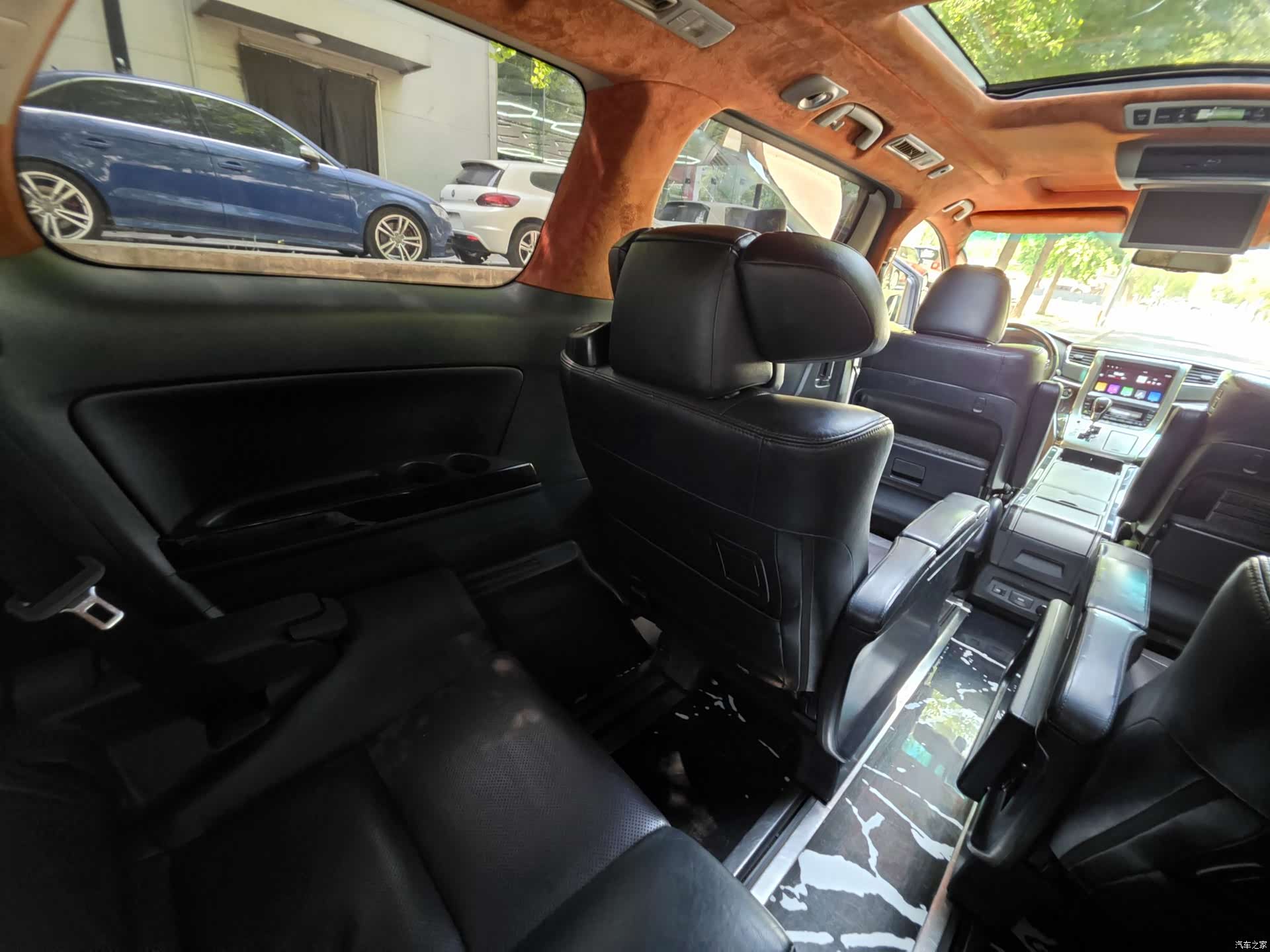 Toyota Alphard, 2014 13