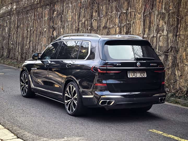 BMW X7 M6 0i 2023 xDrive M6 0i