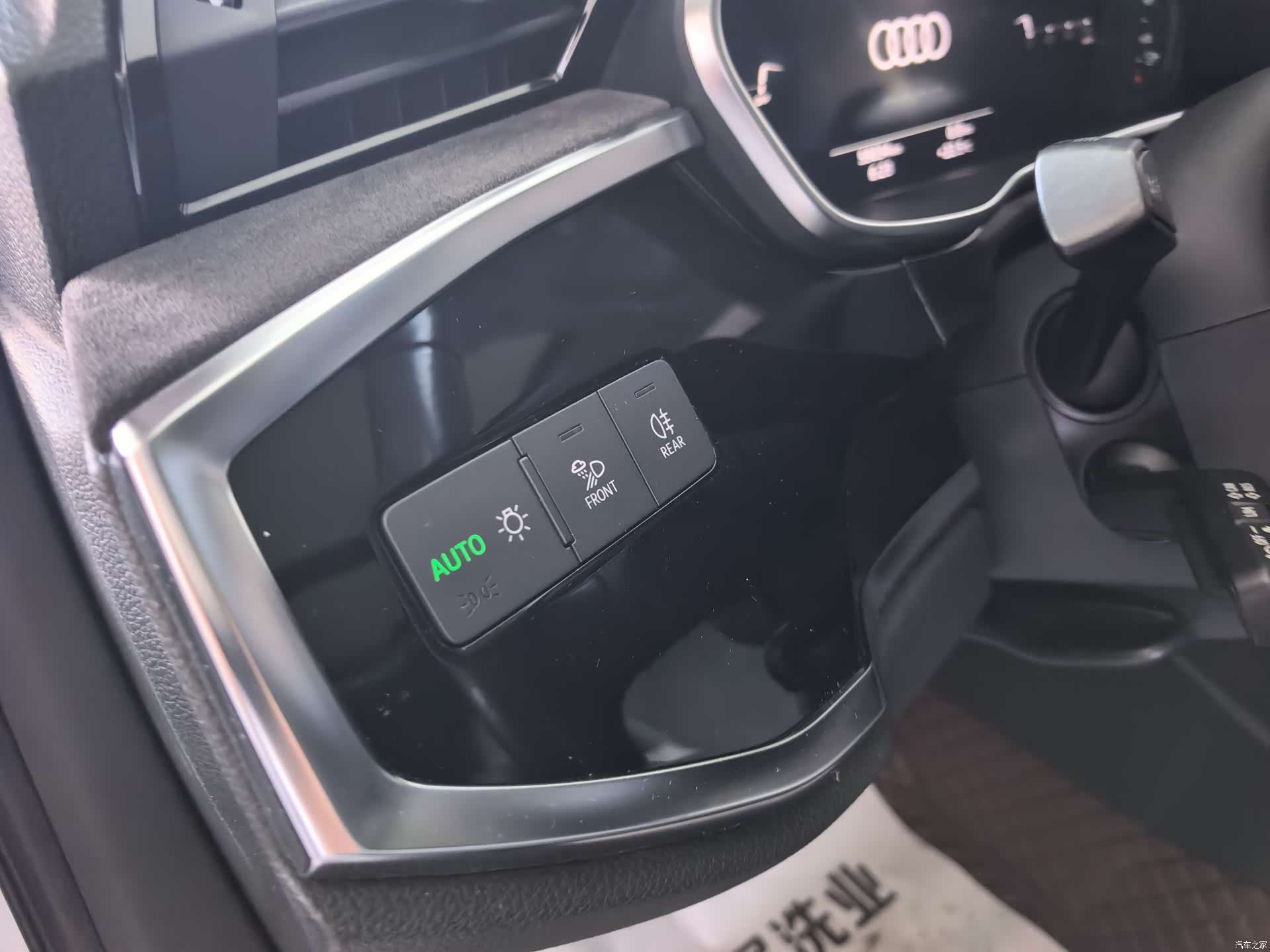 Audi Q3, 2022 10