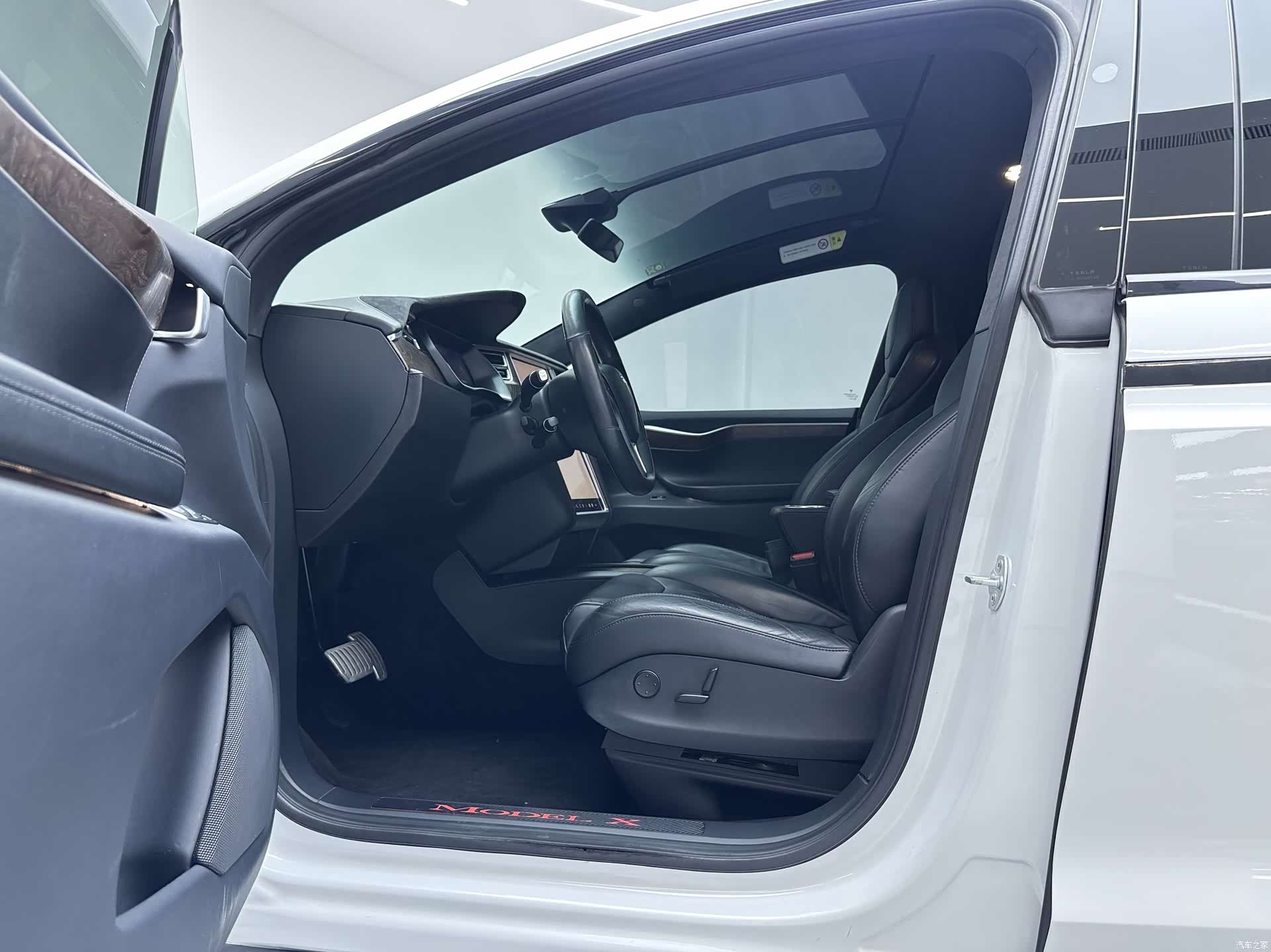 Tesla Model X, 2017 15