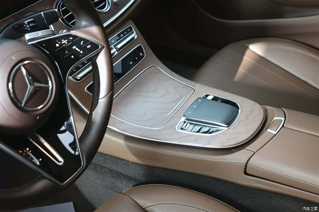 Mercedes-Benz E-Class, 2023 12
