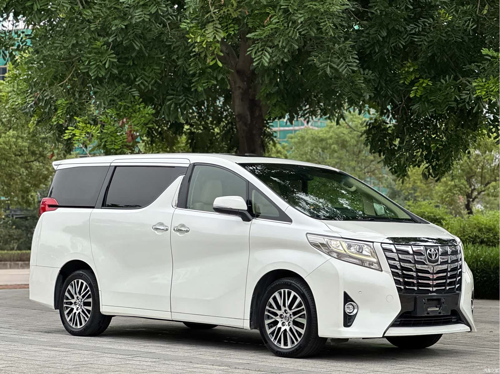 Toyota Alphard, 2017 2
