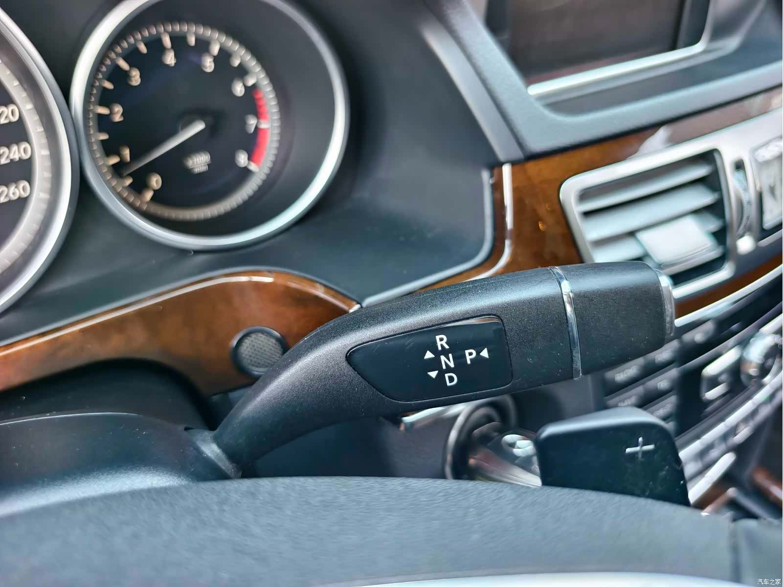 Mercedes-Benz E-Class, 2014 9