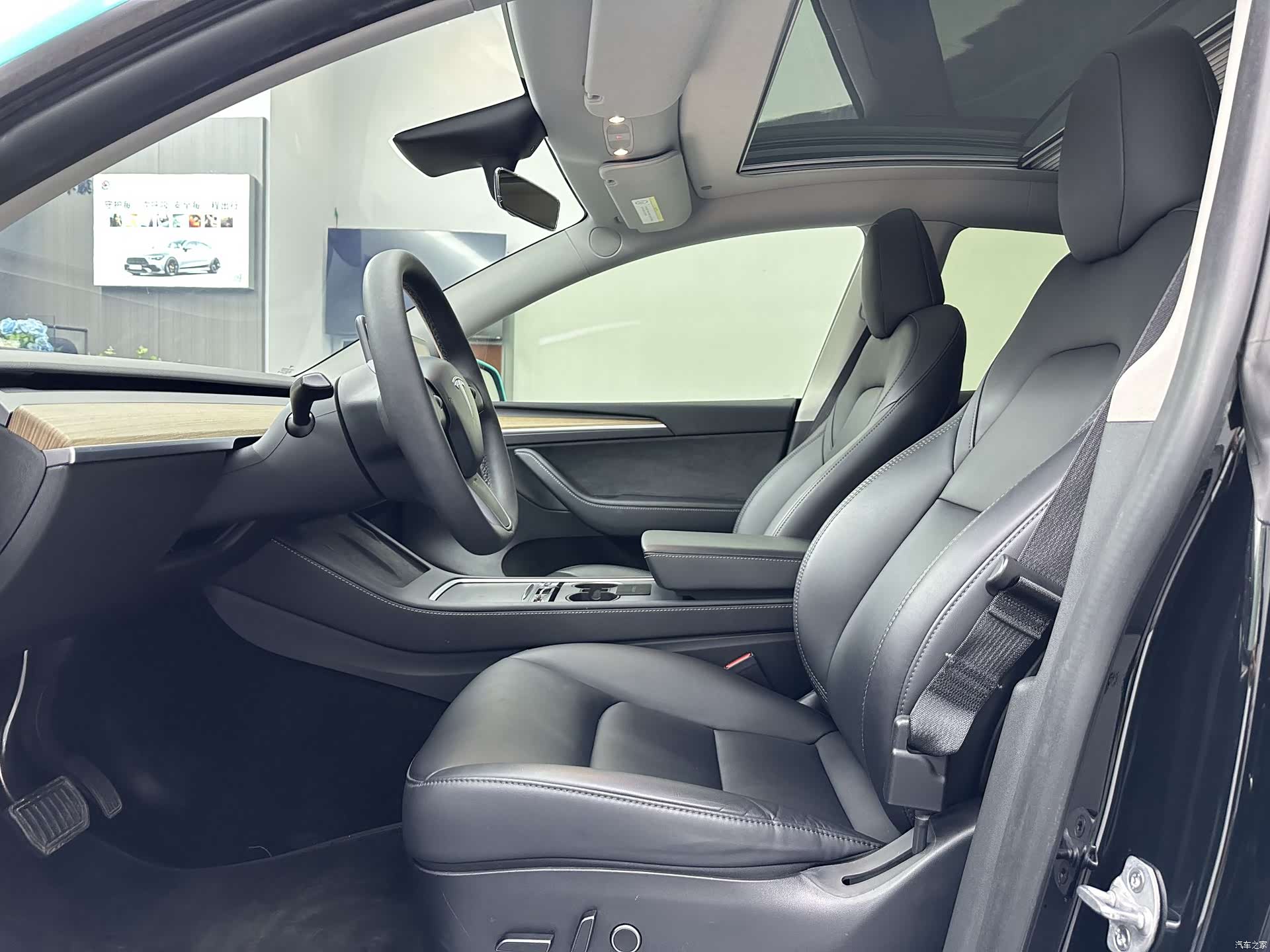 Tesla Model Y, 2023 10