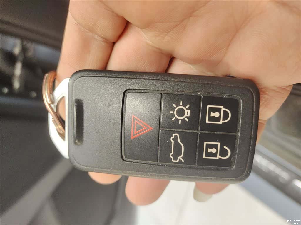 Volvo V40, 2018 9