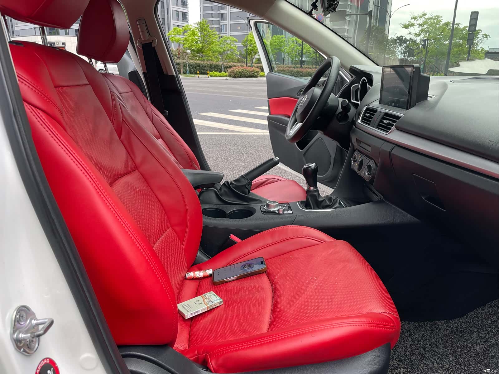 Mazda Mazda3, 2015 8