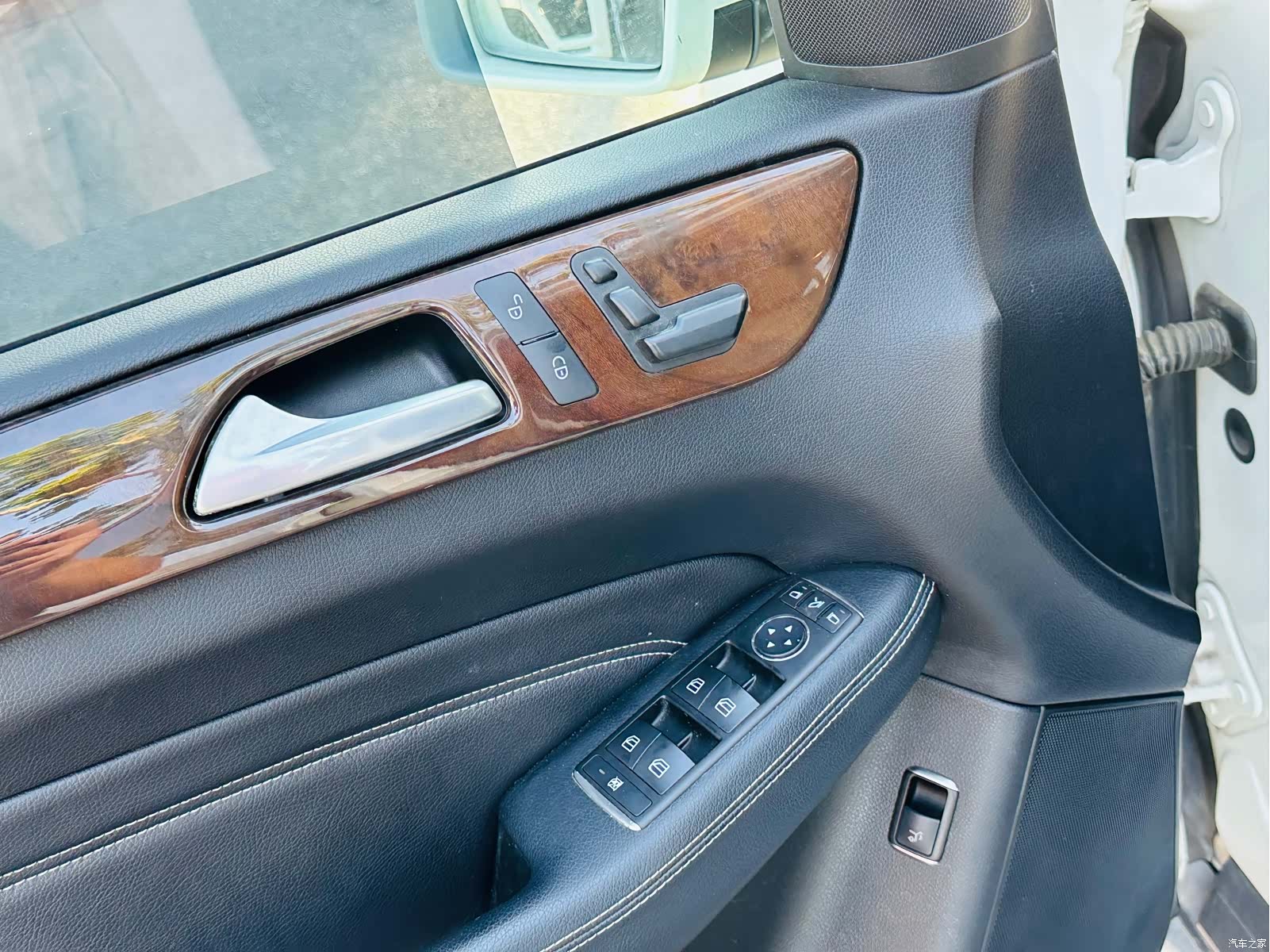 Mercedes-Benz M-Class, 2012 10