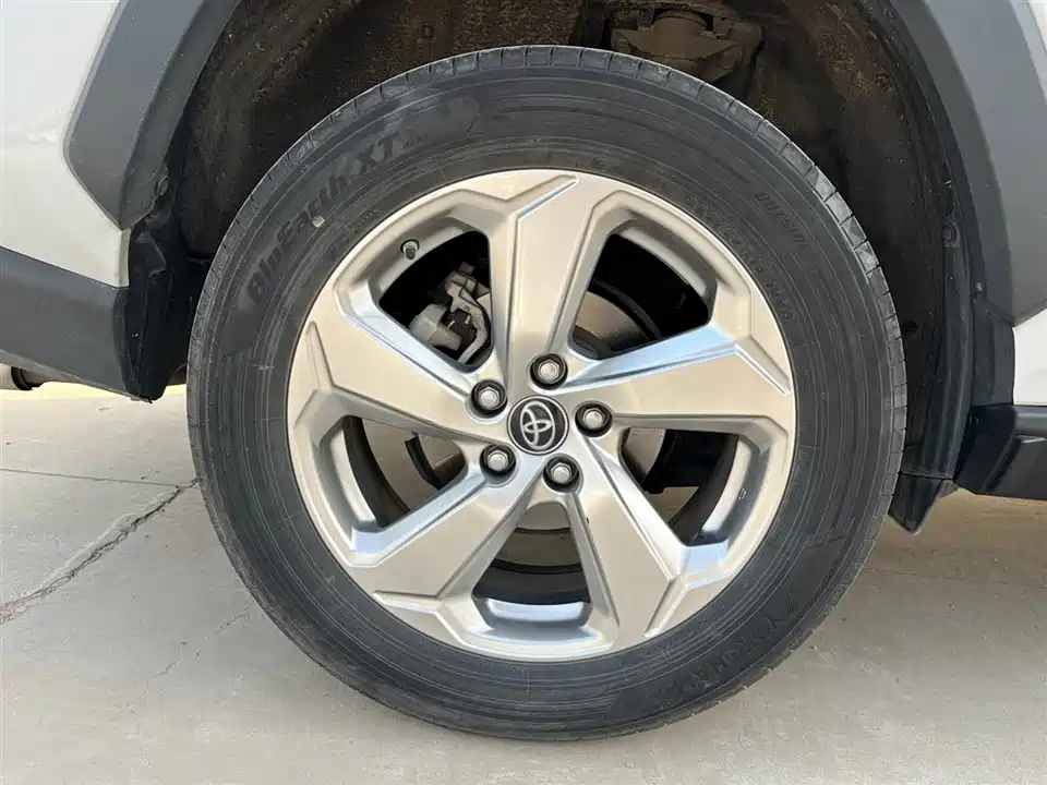 Toyota RAV4 Rongfang