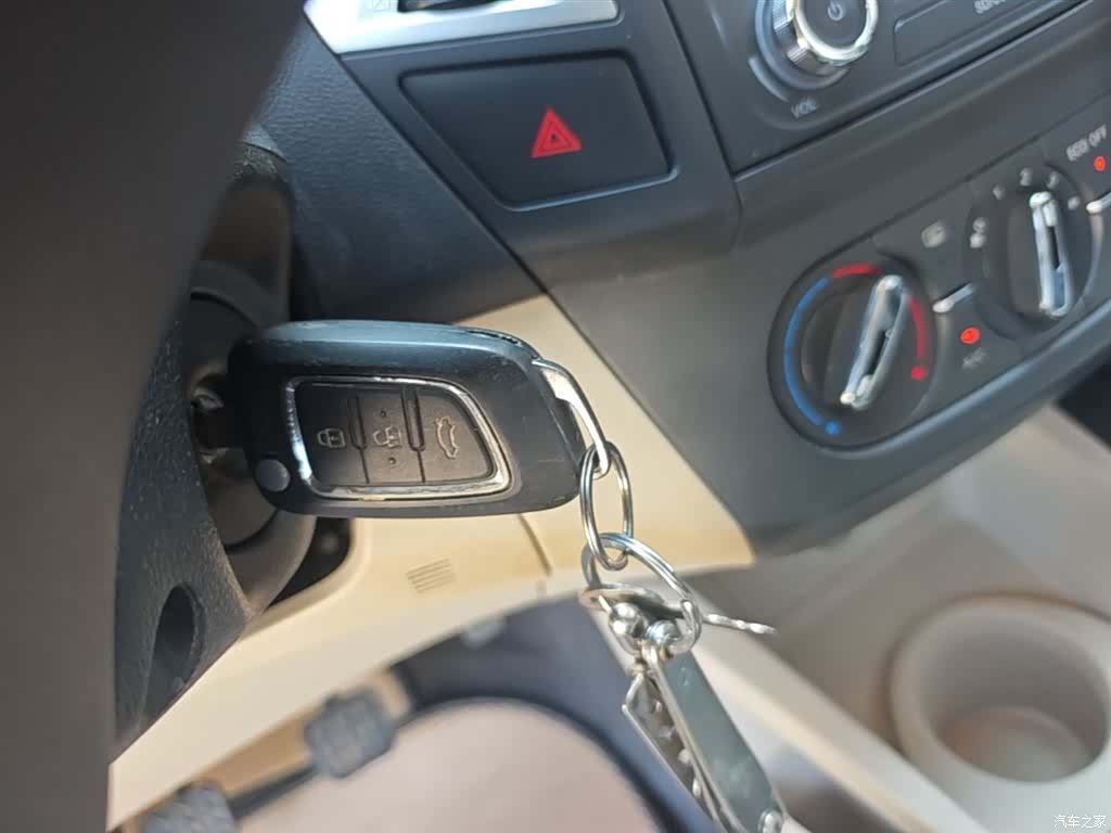 DongFeng A30, 2015 9