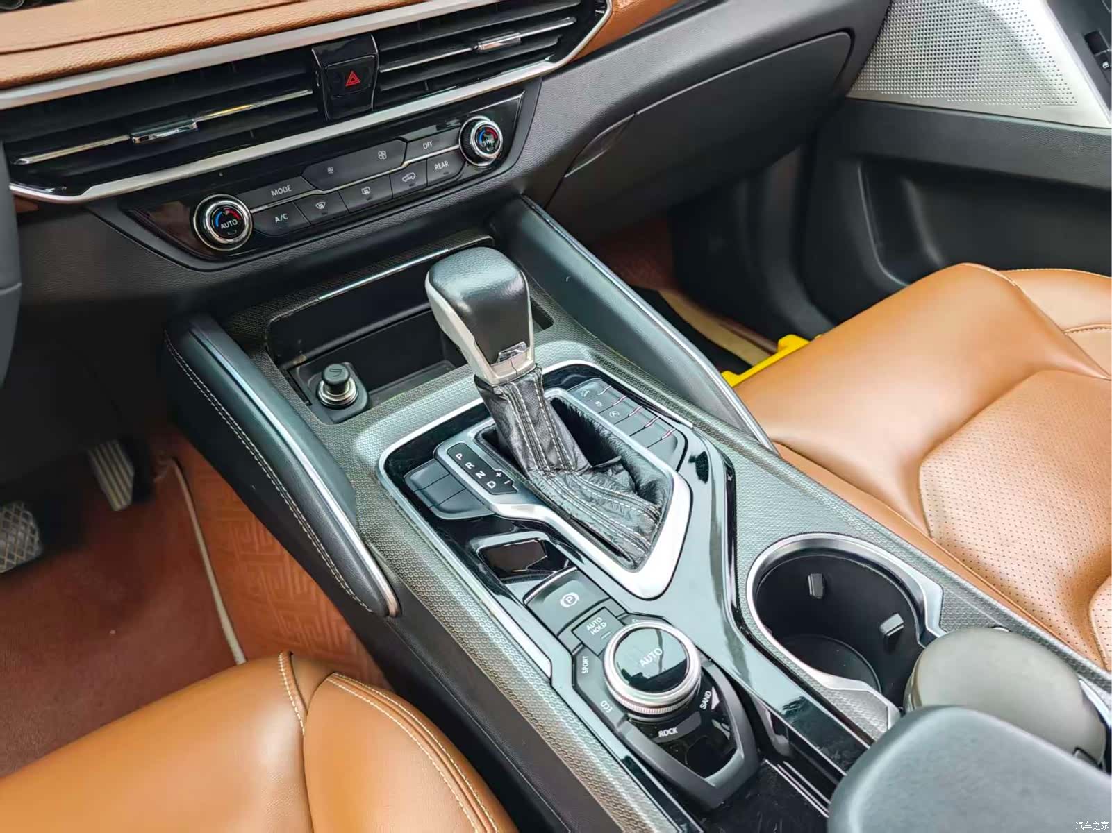 Maxus D90, 2019 15