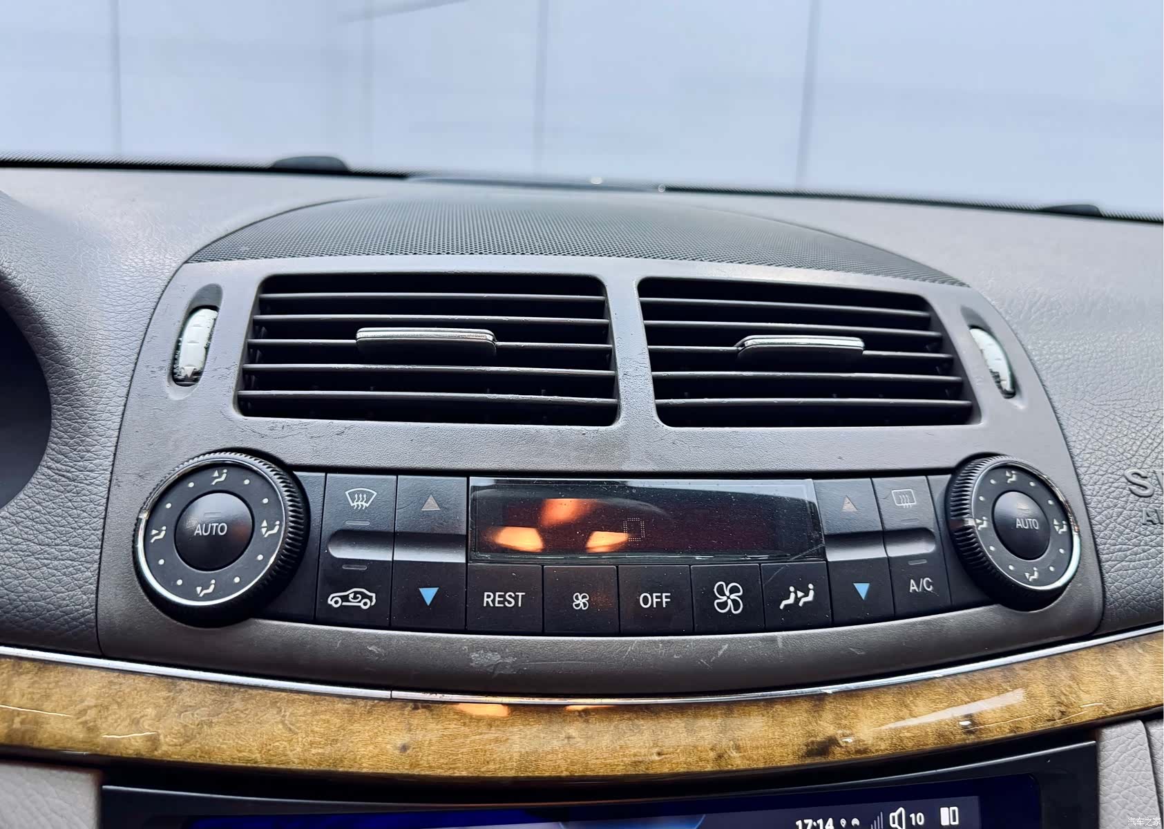 Mercedes-Benz E-Class, 2007 16
