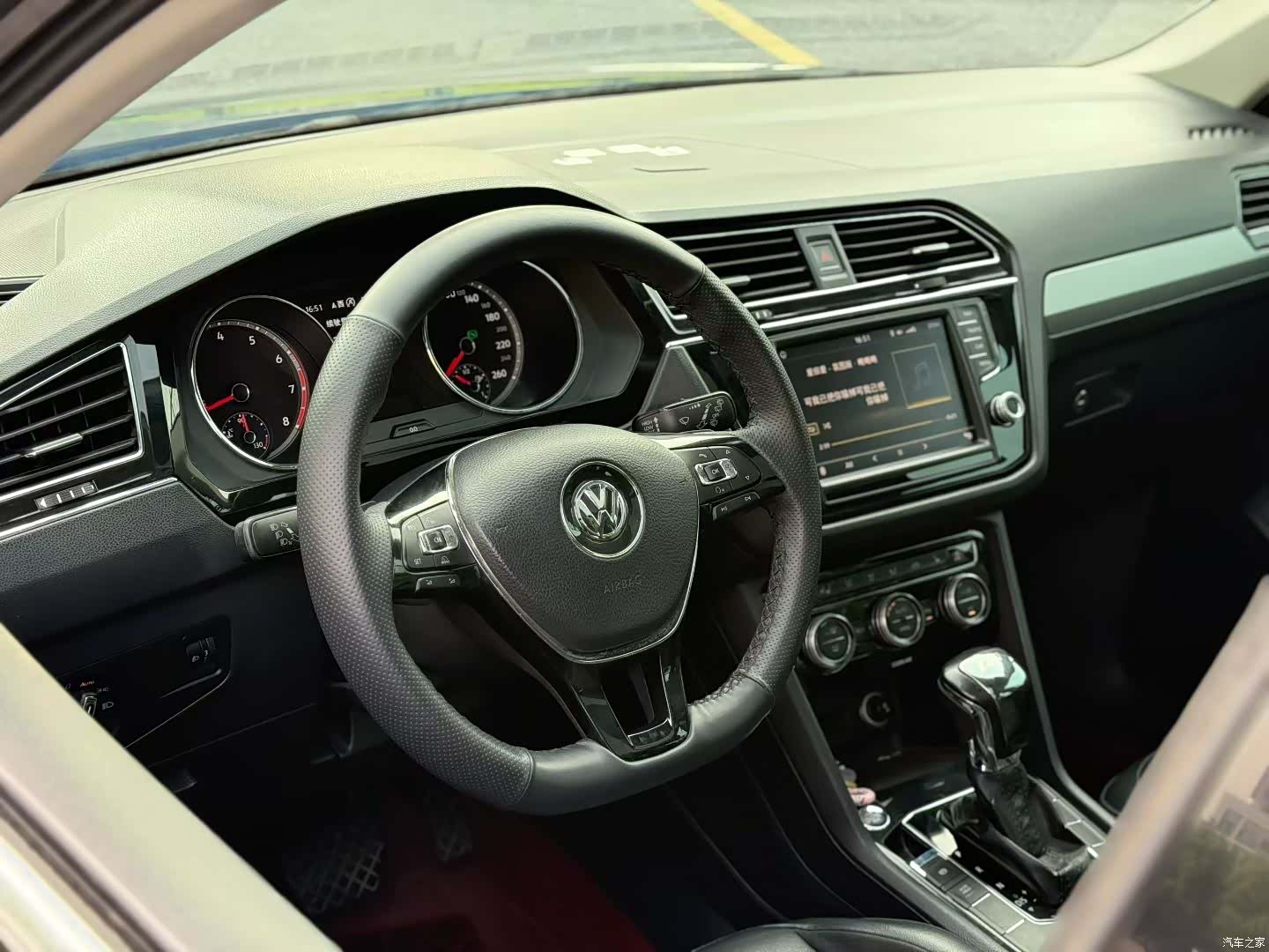 Volkswagen Tiguan L, 2017 3