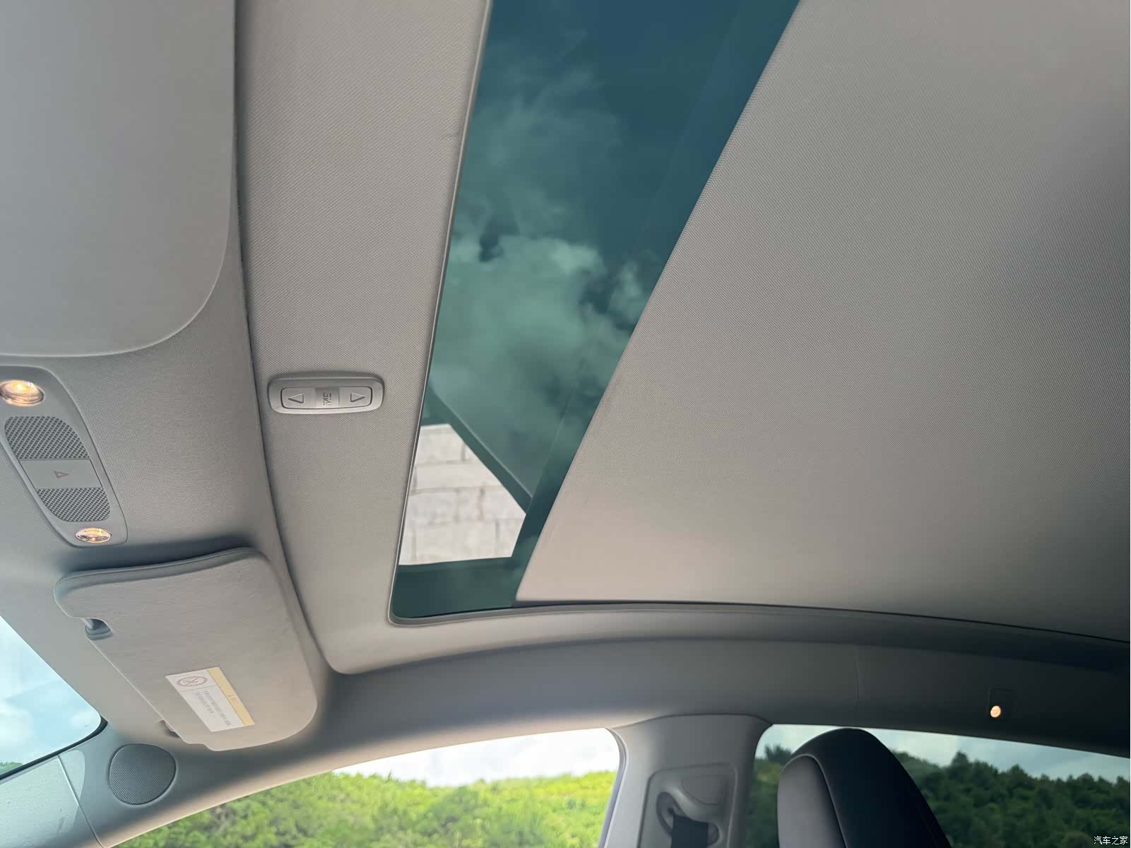 Tesla Model Y, 2024 6