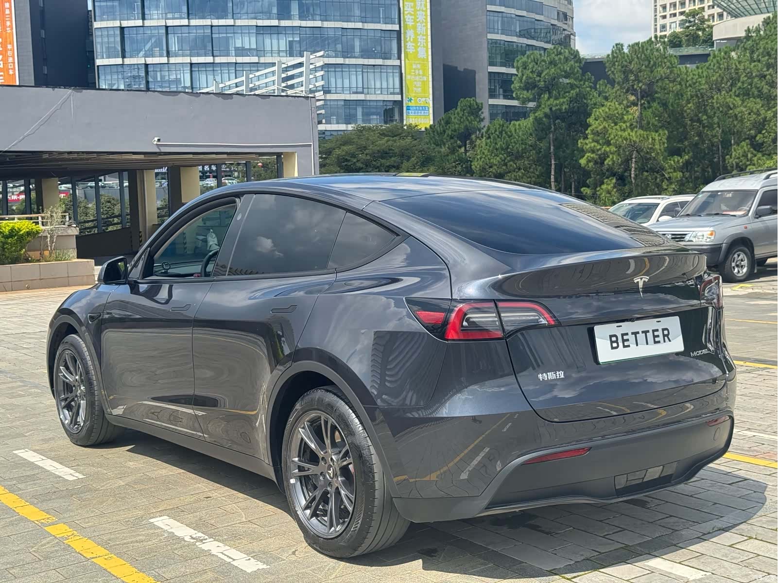 Tesla Model Y, 2024 9