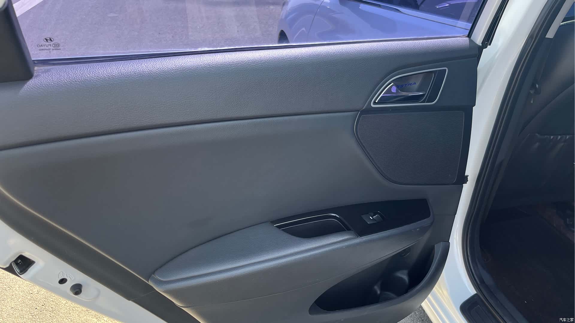 Hyundai GLS, 2016 9