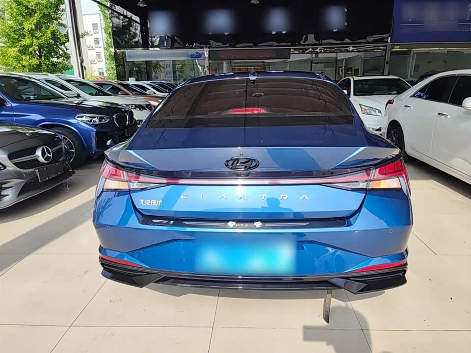 Hyundai Elantra