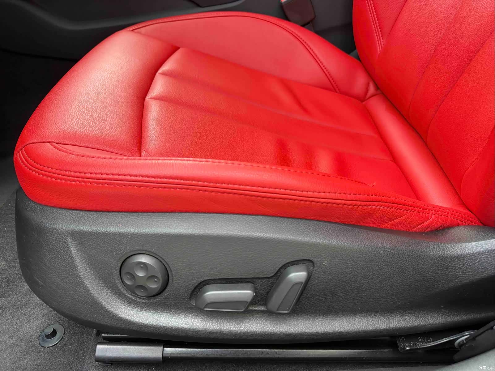 Audi A4L, 2019 18