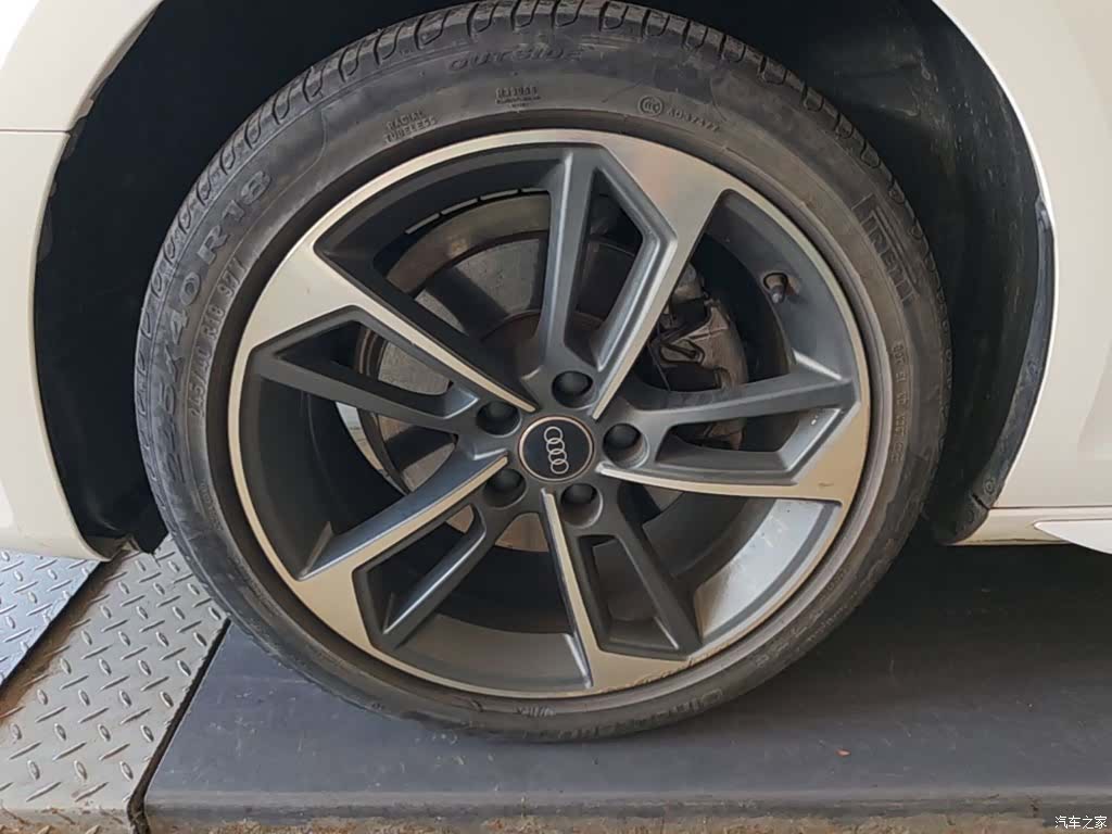 Audi A4L, 2022 23