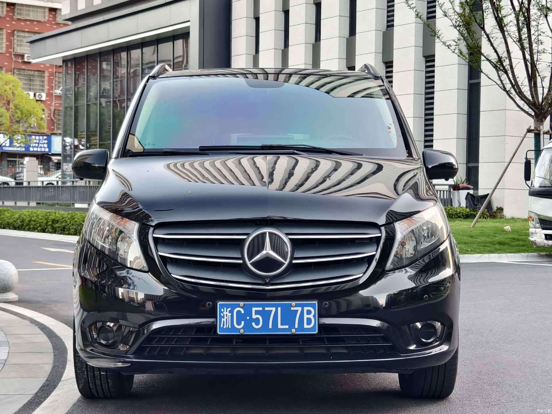Mercedes-Benz 7, 2022 все фото