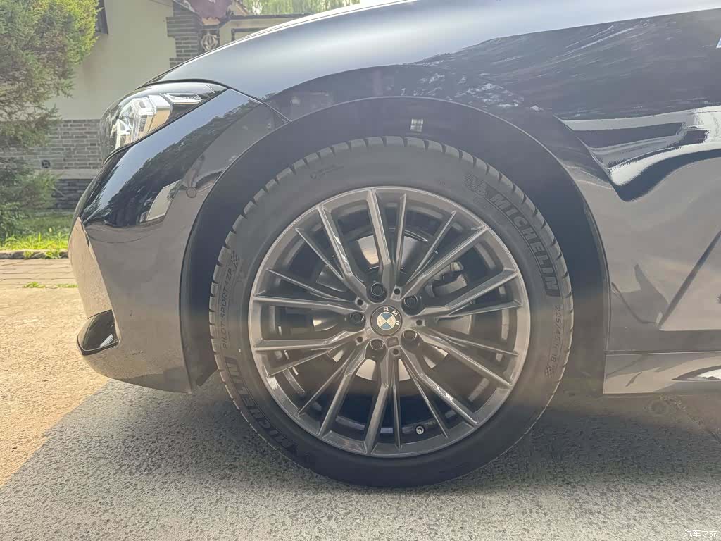 BMW 3 Series, 2023 12