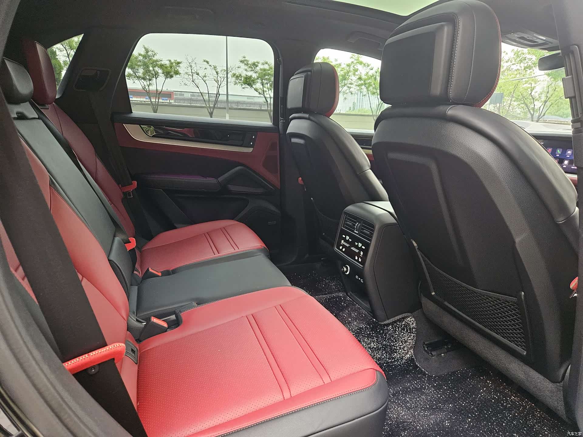 Porsche Cayenne, 2026 10