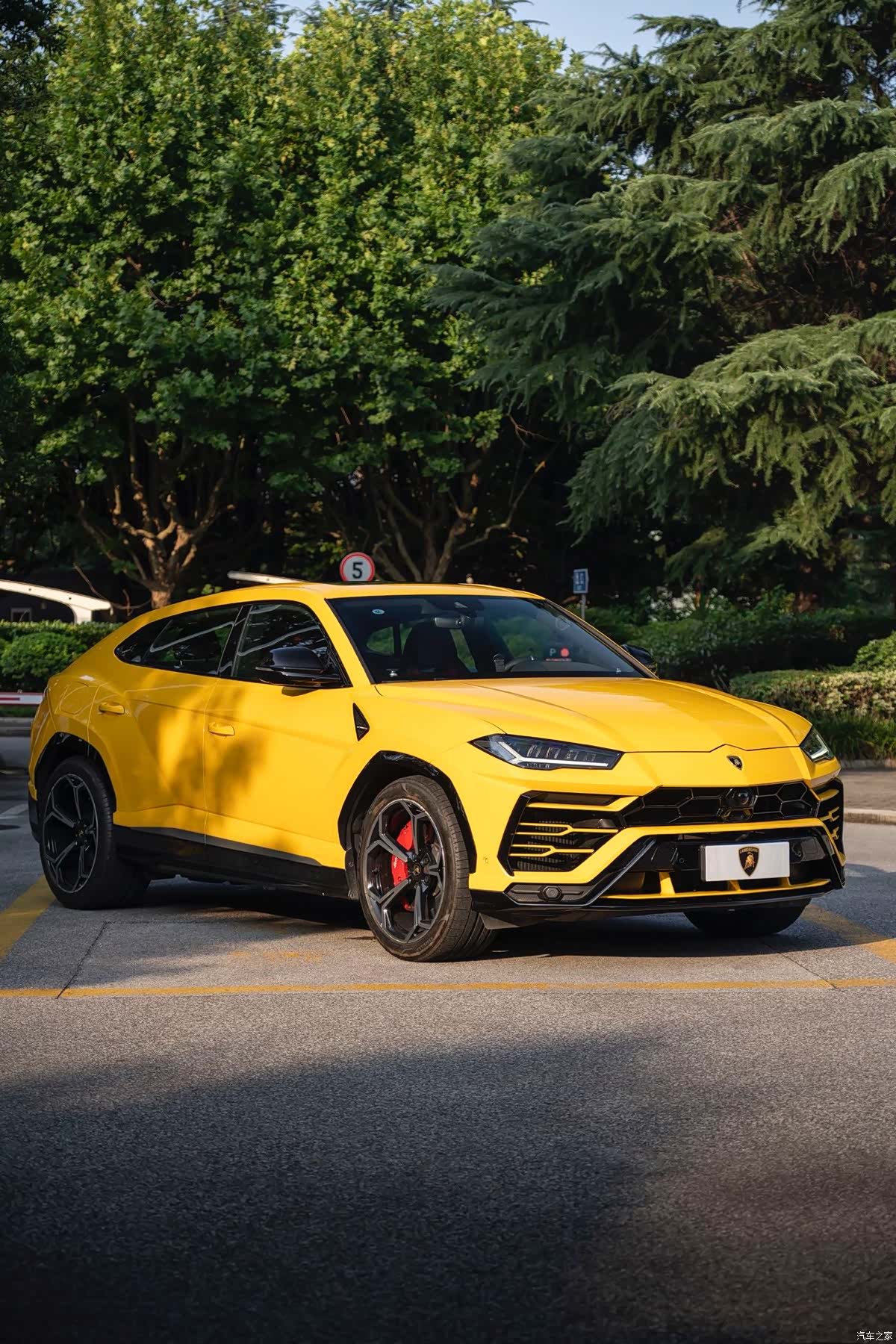 Lamborghini Urus, 2021 3