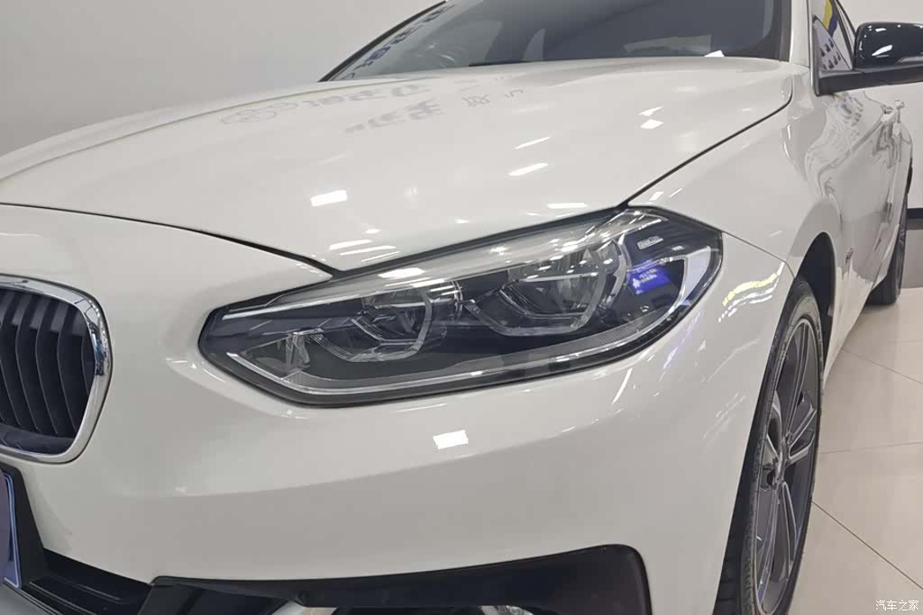 BMW 1 Series, 2018 все фото