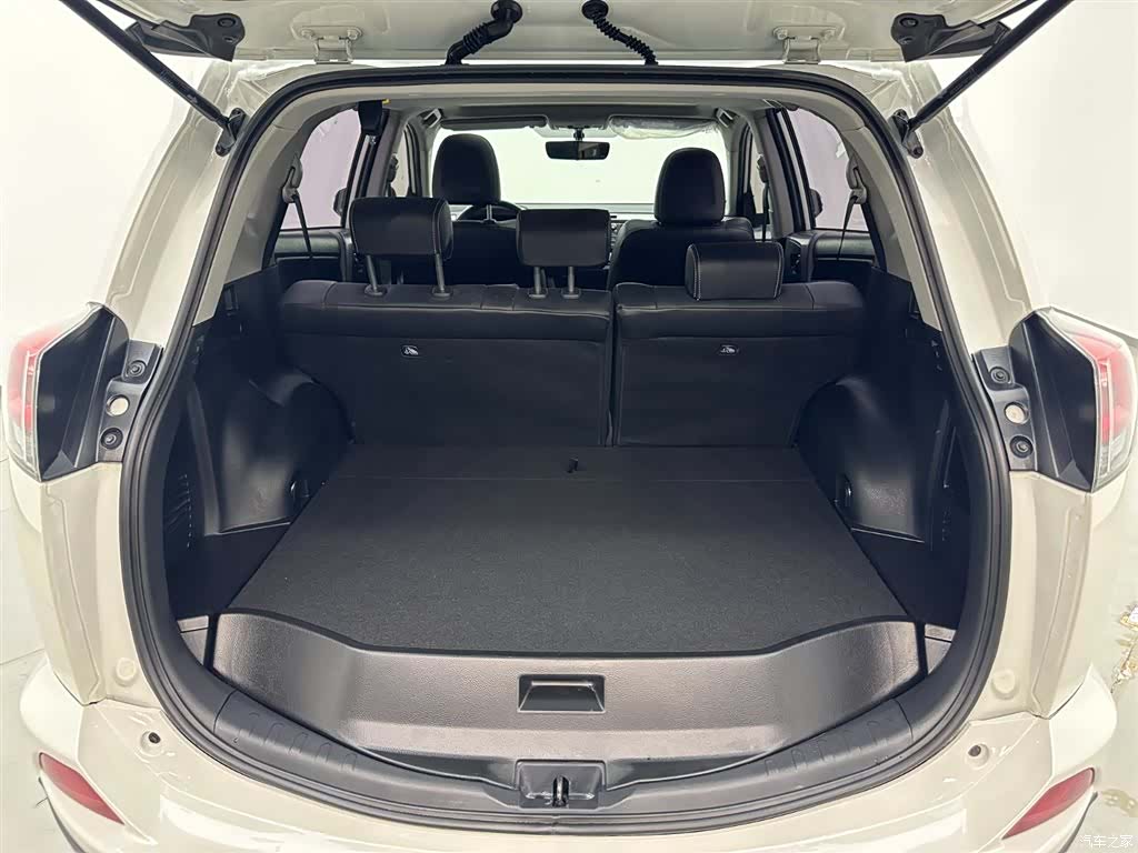 Toyota RAV4, 2019 28