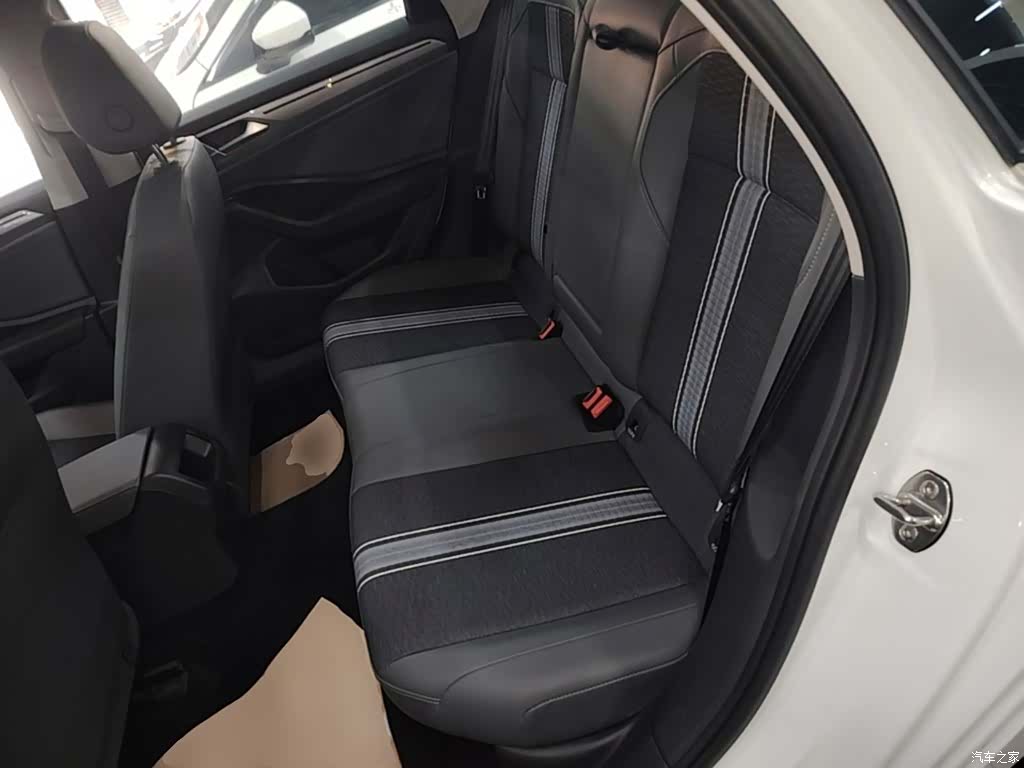 Volkswagen Sagitar, 2024 17