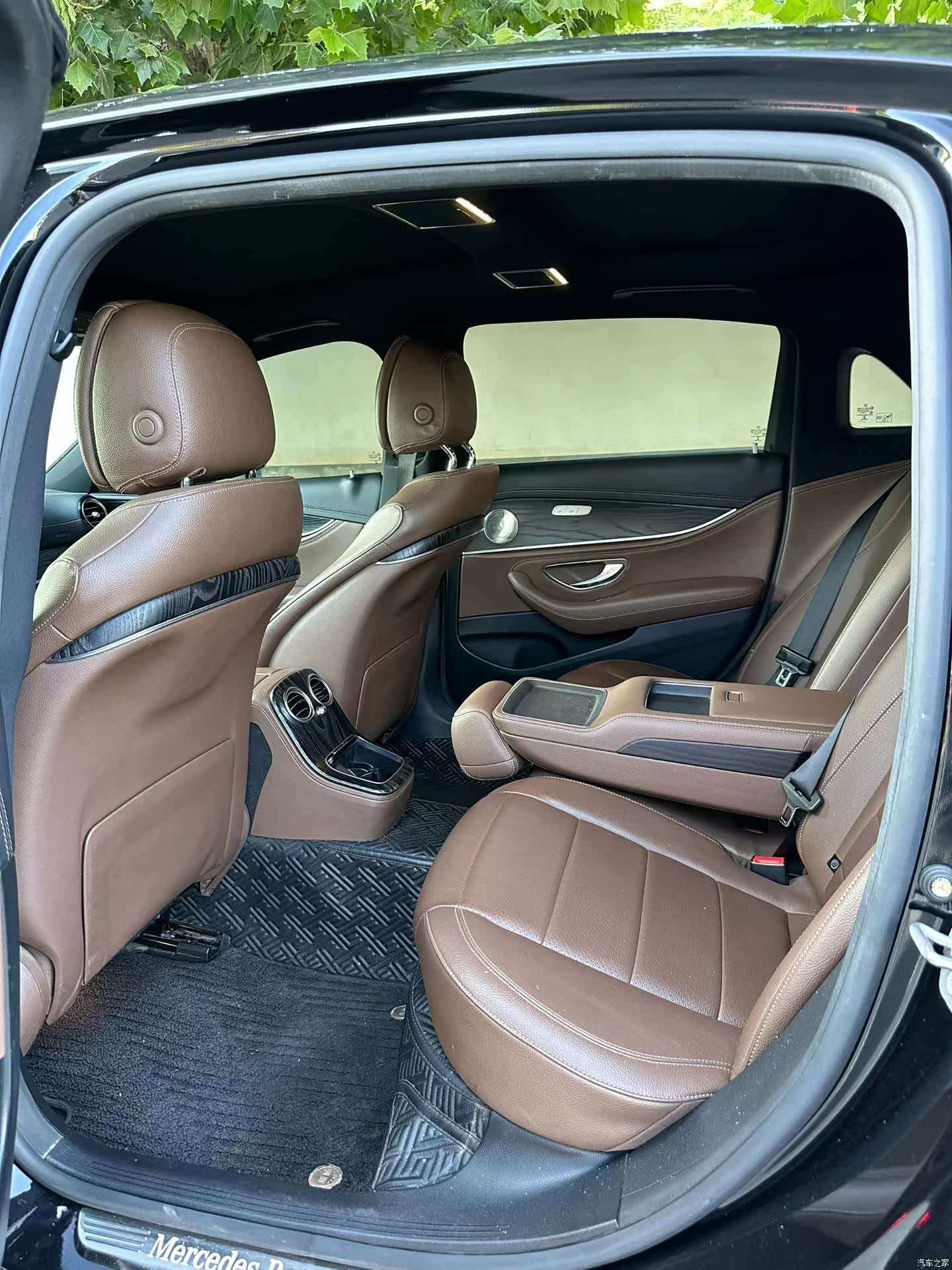 Mercedes-Benz E-Class, 2022 6