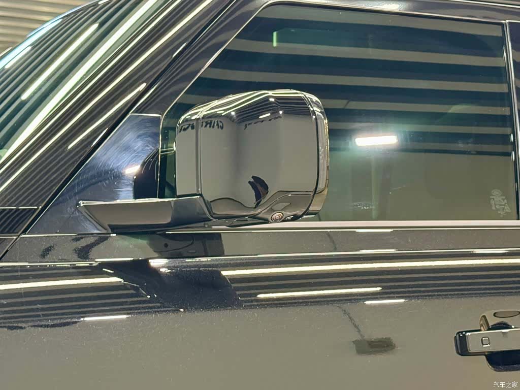 Land Rover Defender, 2023 12